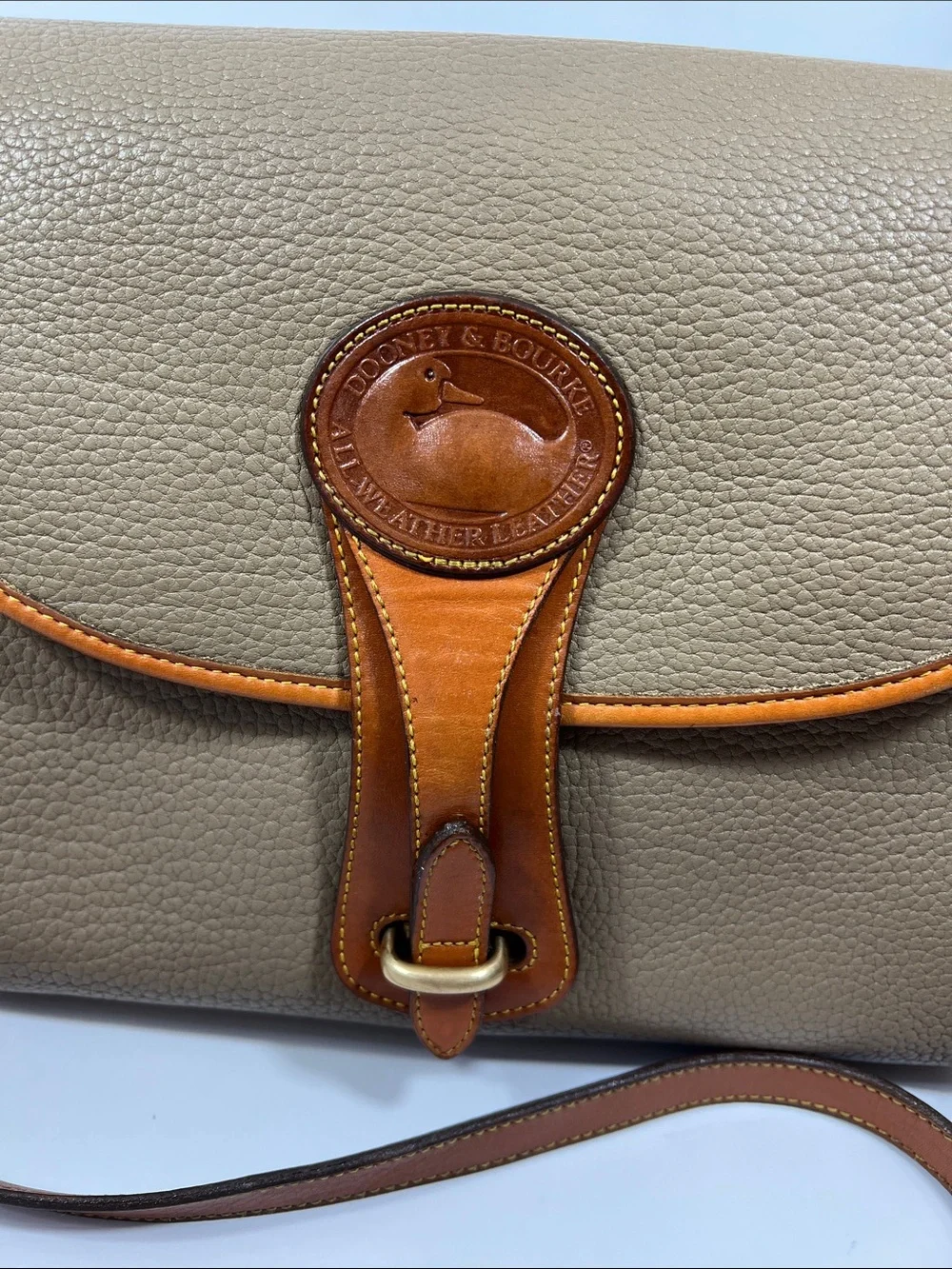 🦆 DOONEY & BOURKE ESSEX LARGE TAUPE AWL PEBBLED WITH BRITISH TAN TRIM CROSSBODY